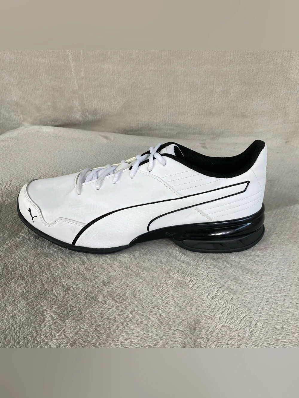 PUMA Super Levitate White Black Leather Mens Size 11 Running Shoes 190974-01 NEW